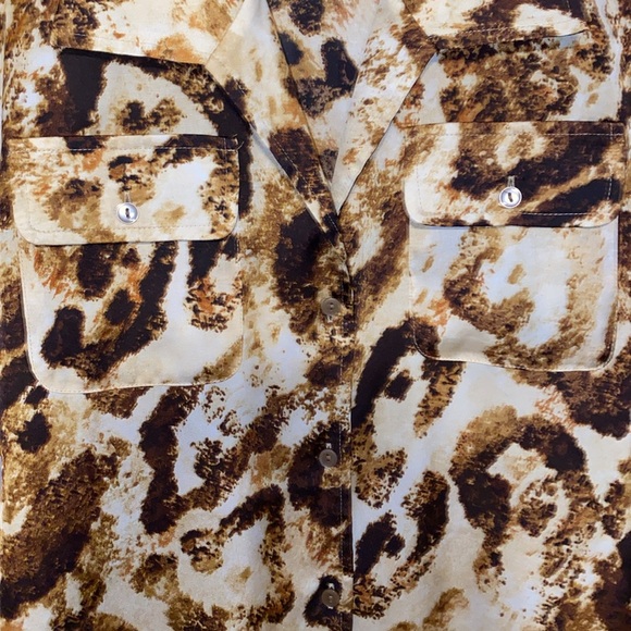 Jones New York signature silk button- down shirt. Animal print size M - Picture 3 of 6